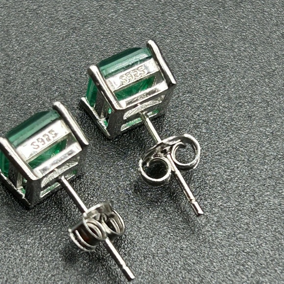 Elegant Stirling Silver and Green Faux Gemstone Stud Earrings-New - Picture 3 of 6